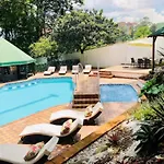 Poblado Tropical 13 Bedroom Mansion Pool Jacuzzi Ac Butler 5 Minutes To Lleras
