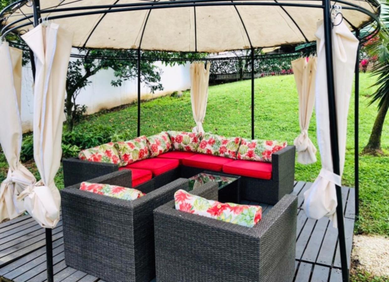 Poblado Tropical 13 Bedroom Mansion Pool Jacuzzi Ac Butler 5 Minutes To Lleras * Medellín