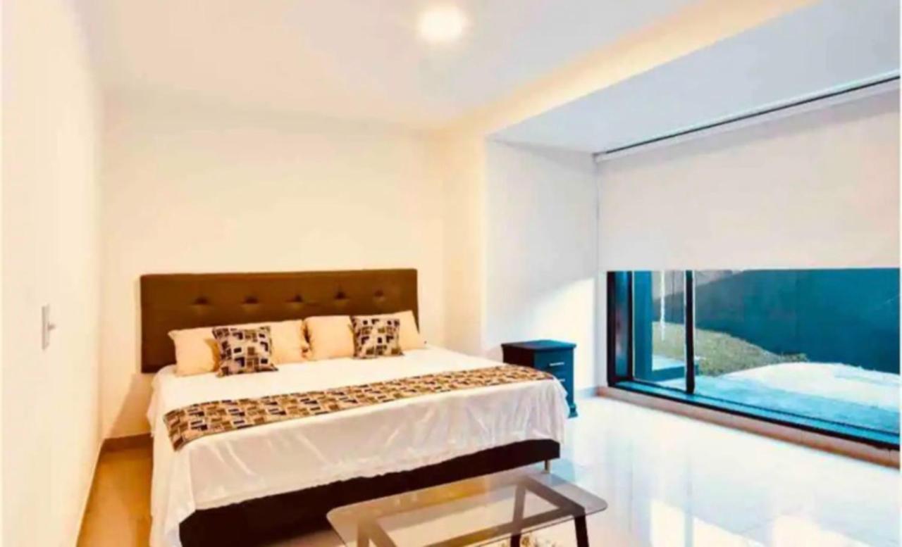 Poblado Tropical 13 Bedroom Mansion Pool Jacuzzi Ac Butler 5 Minutes To Lleras Villa *