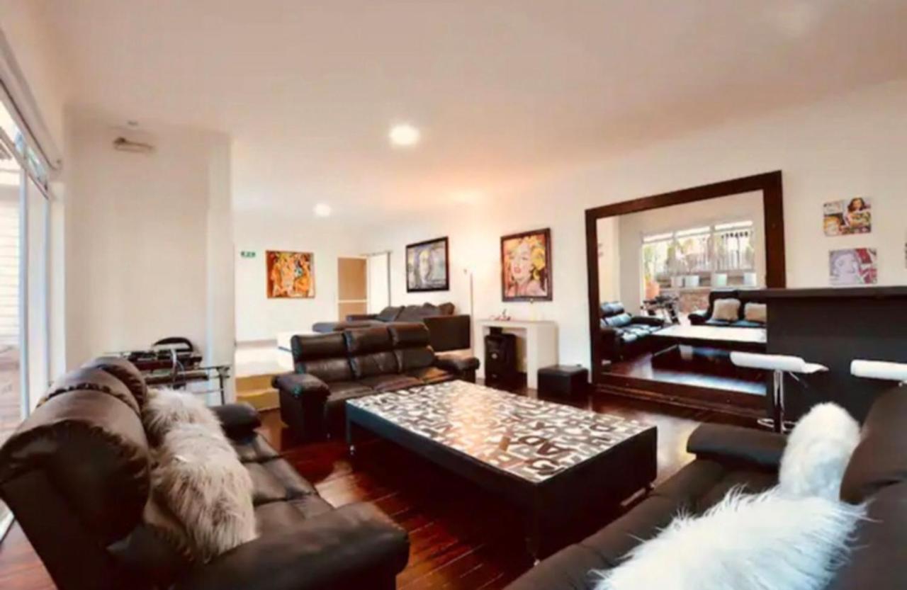 Poblado Tropical 13 Bedroom Mansion Pool Jacuzzi Ac Butler 5 Minutes To Lleras