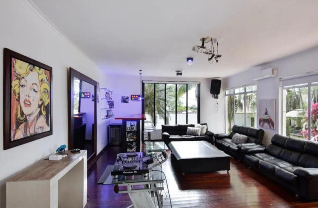 Villa Poblado Tropical 13 Bedroom Mansion Pool Jacuzzi Ac Butler 5 Minutes To Lleras Medellín