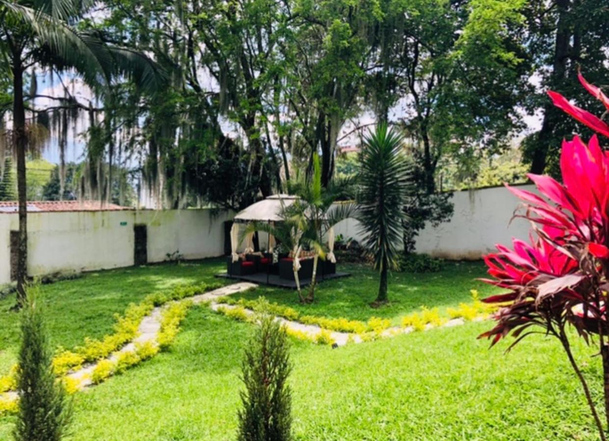 Poblado Tropical 13 Bedroom Mansion Pool Jacuzzi Ac Butler 5 Minutes To Lleras Villa