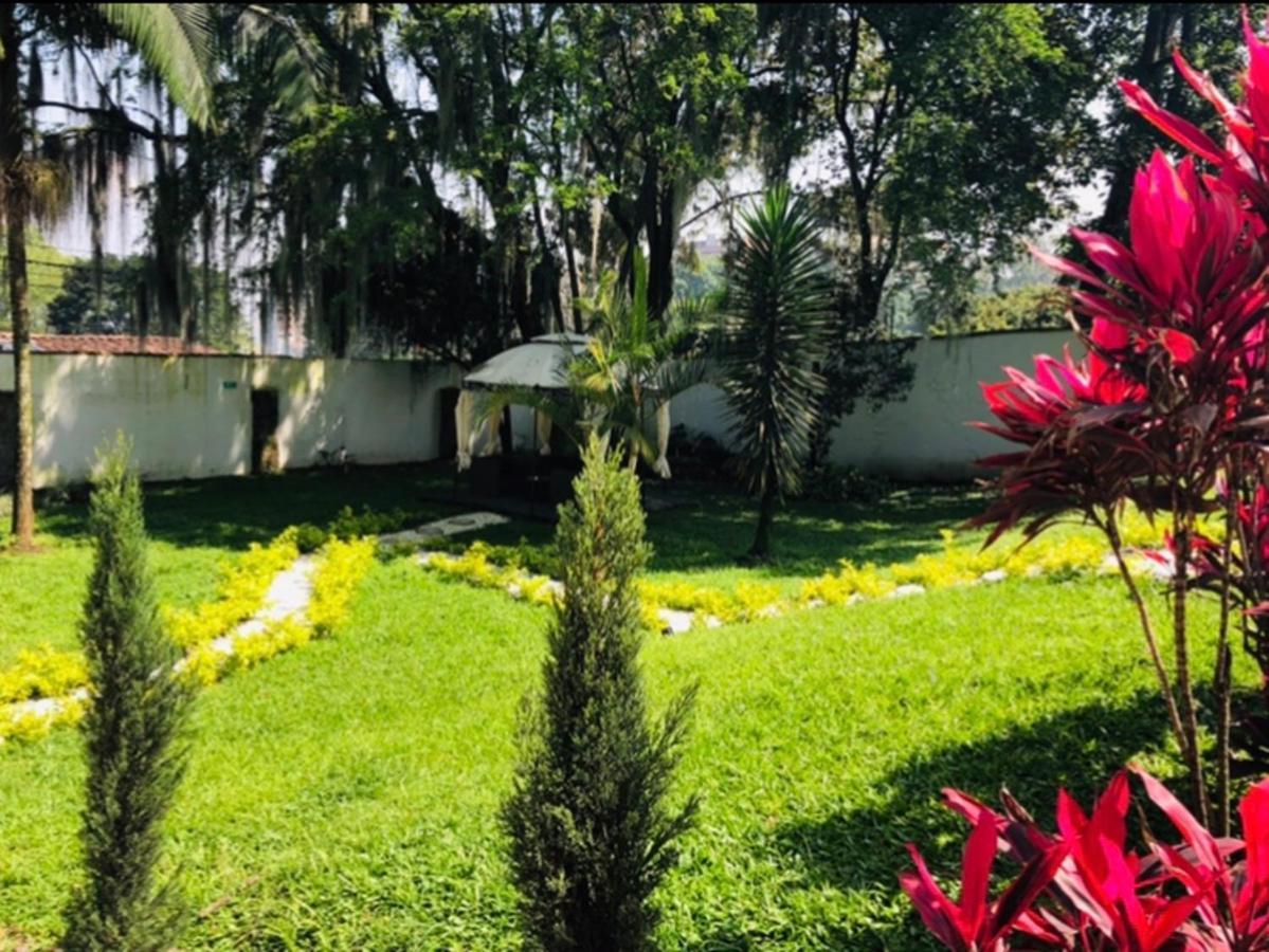 Villa Poblado Tropical 13 Bedroom Mansion Pool Jacuzzi Ac Butler 5 Minutes To Lleras *